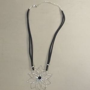 Cato Wire Flower Necklace